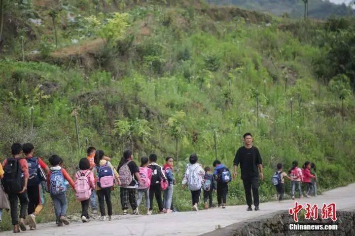 教师全员竞聘上岗，因何惹争论？-第3张图片-太平洋在线下载