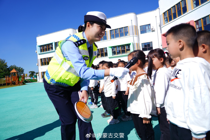 小苹果赤峰交警版赤峰市民兵治沙基地建设全面启动